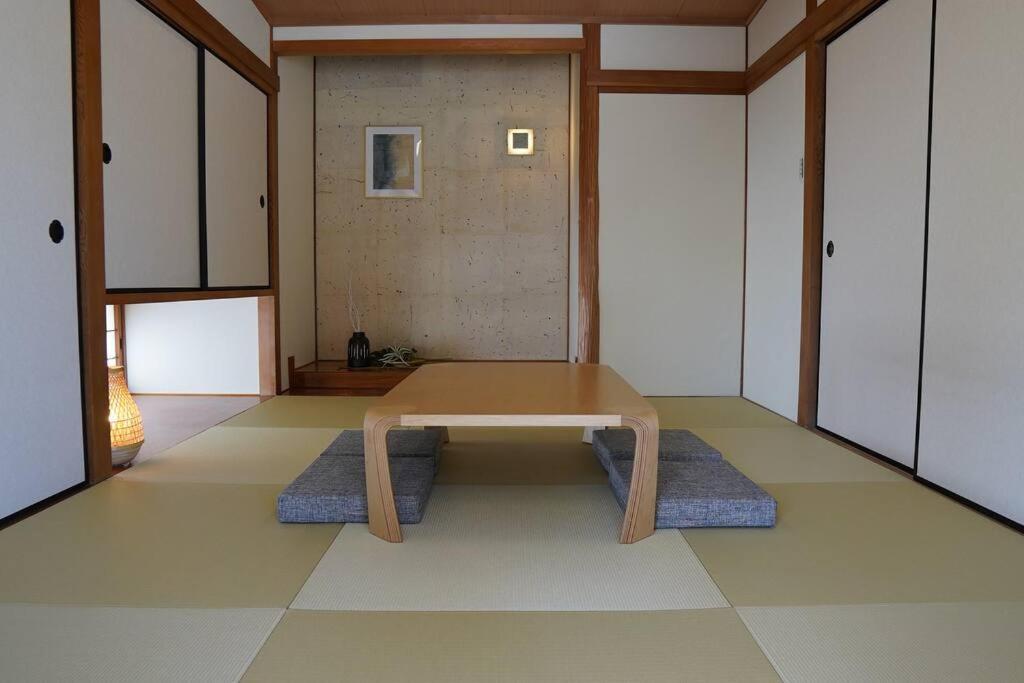 ゆったりとした時間を過ごせる一棟貸切の別荘　たけしま Наруто Экстерьер фото